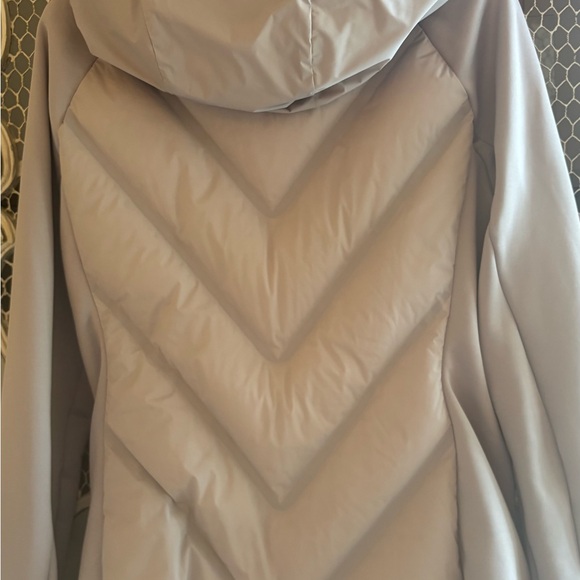 ATHLETA Women's Grayish purple Puffer Jacket. - Picture 7 of 12